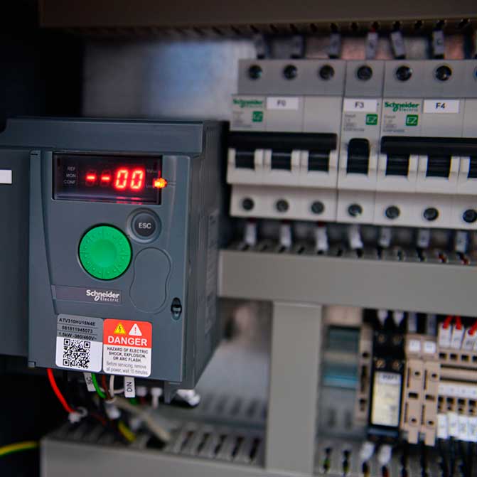 invertor-beka-mak-bmsy-270dg