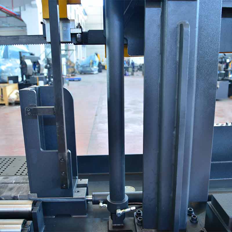 stanok-dlya-rezki-metalla-beka-mak-bmsy-1020c